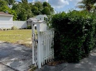 1555 NW 127th St, North Miami, FL 33167