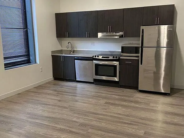 1 West Cary Apartments — Photo 17