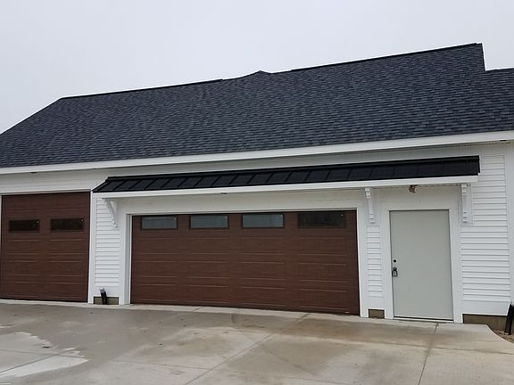3rd image of 723 Chancellor Dr SW