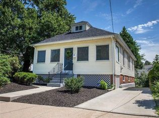 547 Mount Pleasant Ave, Providence, RI 02908