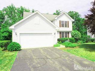 43 White Oak Dr, Danbury, CT 06810