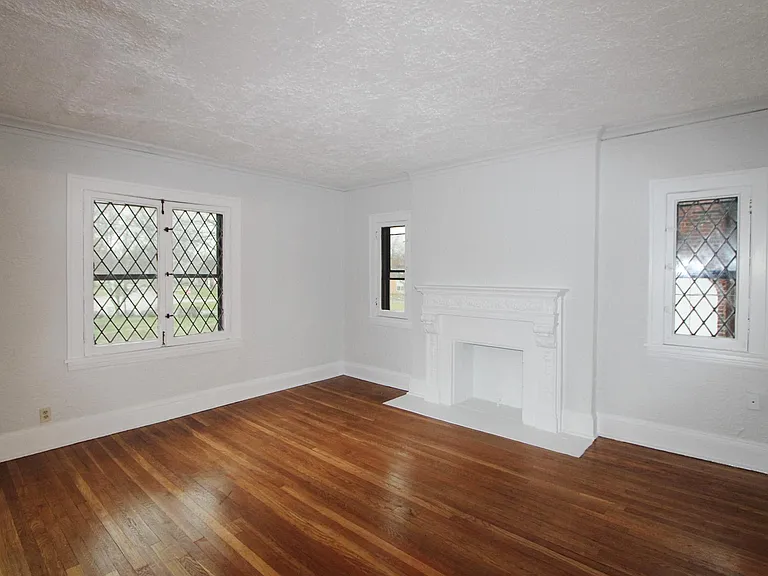 13401 S Woodland Rd #3 — Photo 8