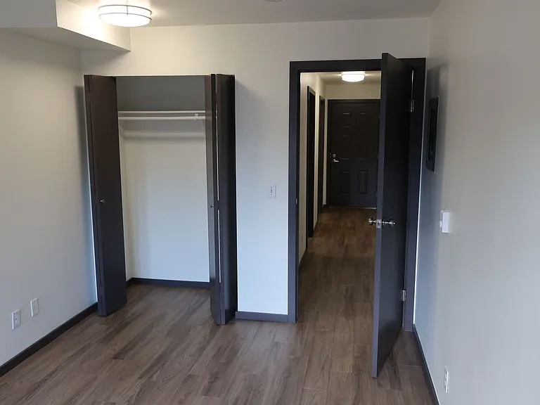 6040 Cali - Spacious 1 & 2 Units | Washer/Dryer | Private Balcony | Lots on Natural Light — Photo 44
