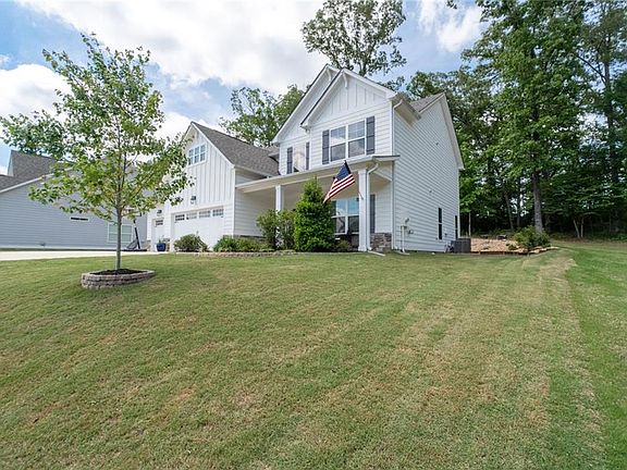 3rd image of 197 Stafford Ln