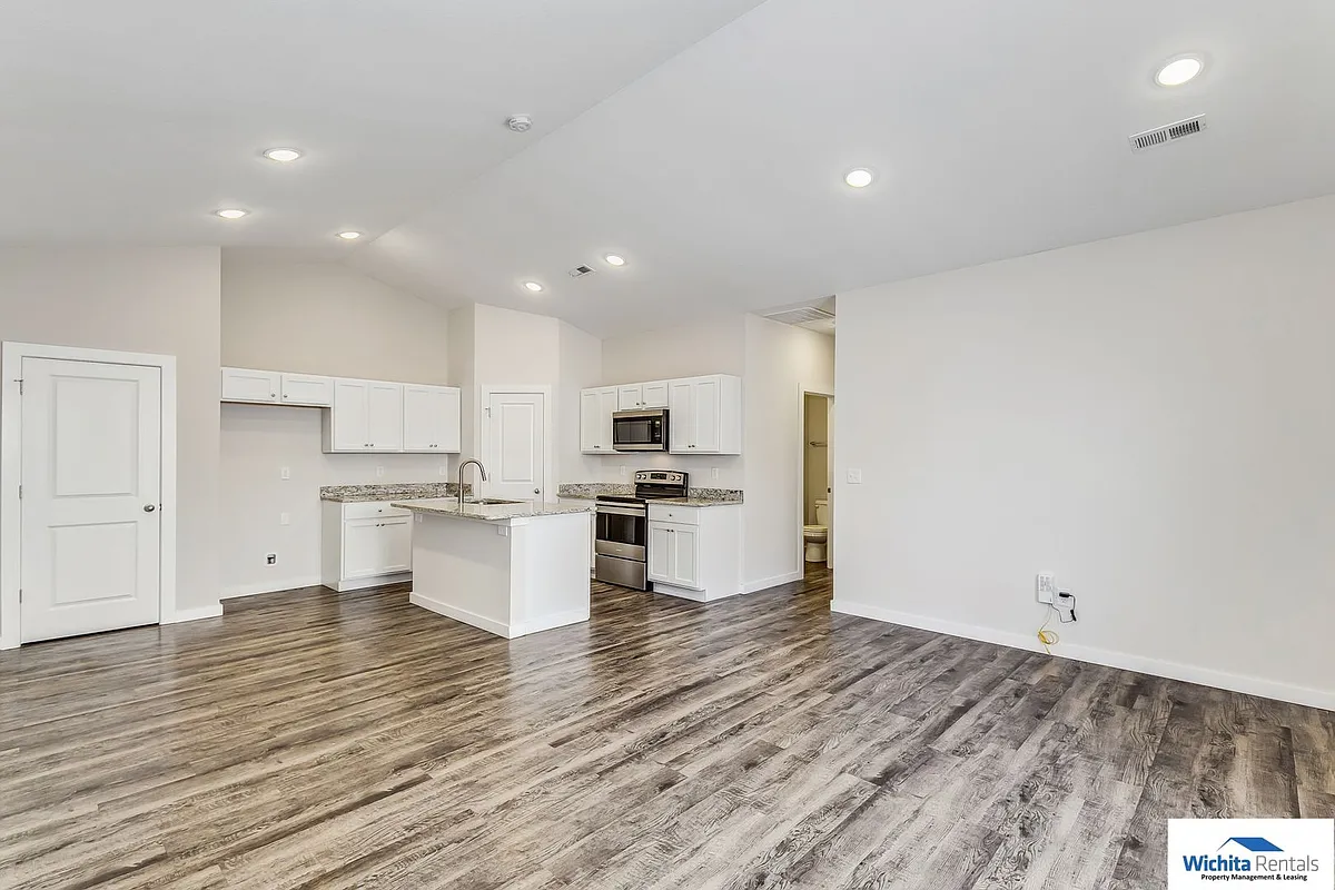 Building Photo - 536 Martens Ct