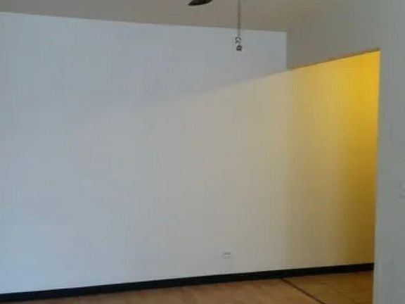 2nd image of 7254 S Jeffery Blvd APT 206