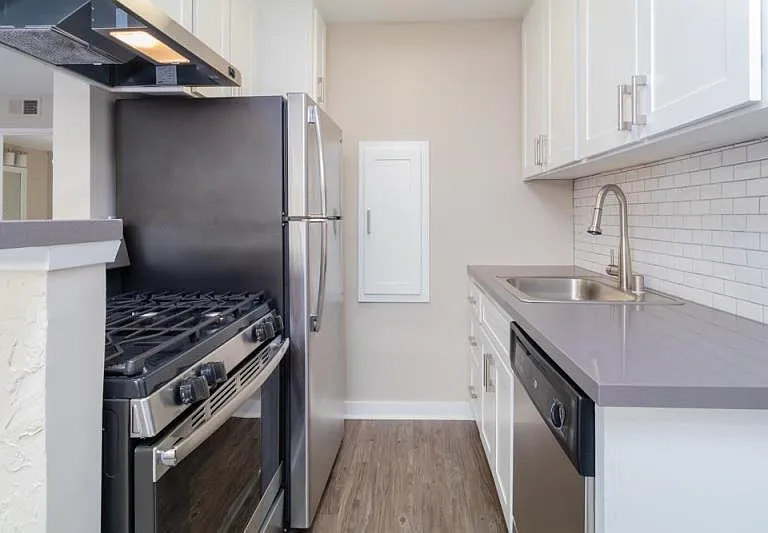 Mosaic at Western Apartments Homes — Photo 41