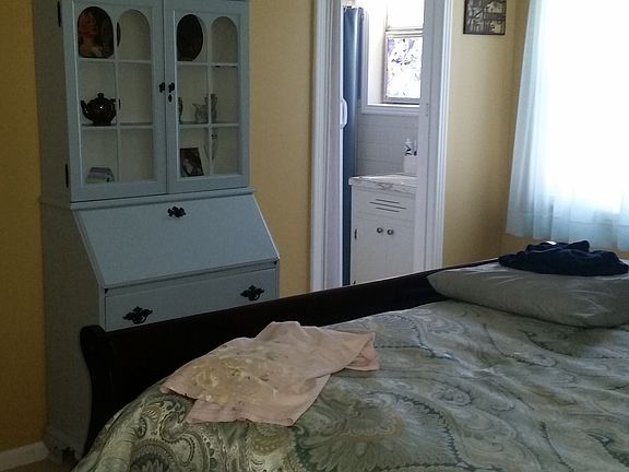 5th image of 415 Carroll St