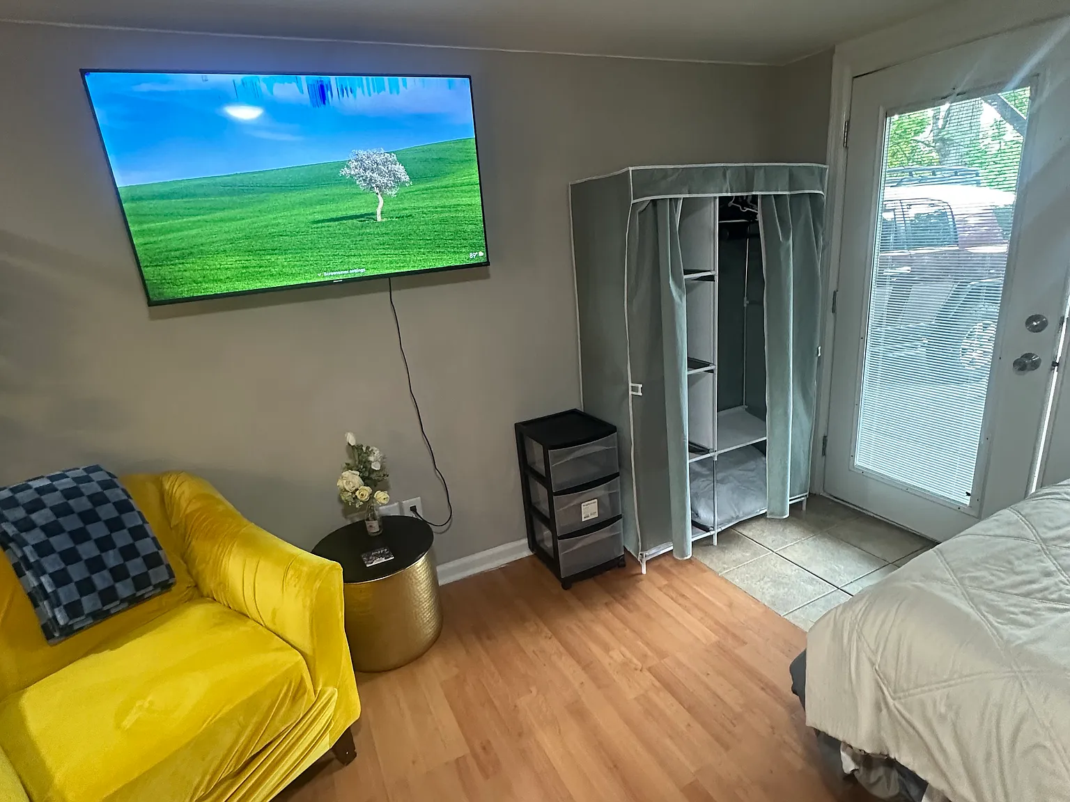 Studio, 364 sqft, $1,100 — Photo 3