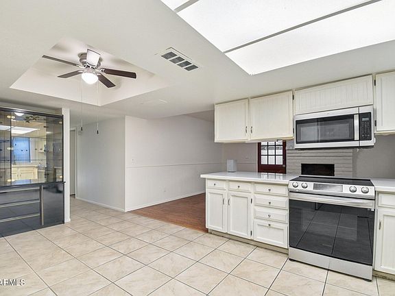 5th image of 9641 N 36TH Drive