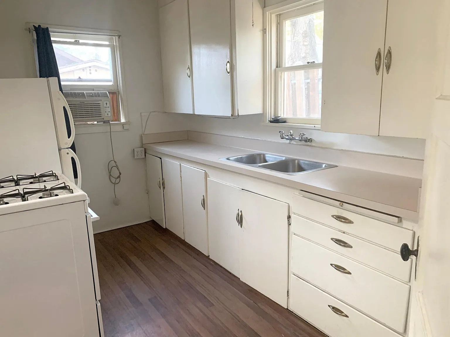 407 E Yaney St — Photo 4