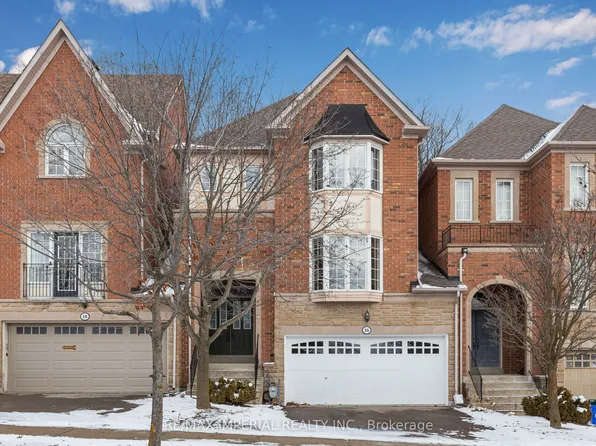 16 Carriage House Ct, Richmond Hill, ON L4E 4V3
