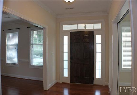 4th image of 1122 Helmsdale Dr