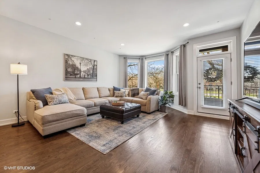 3 bed, 2.5 bath, 2000 sqft, $5,000 — Photo 3