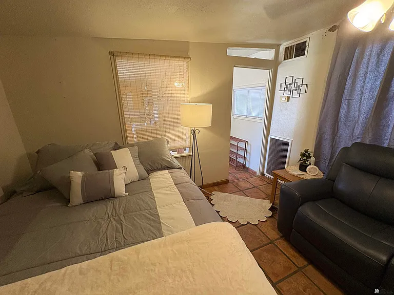1480 S 7th Ave #1 — Photo 8