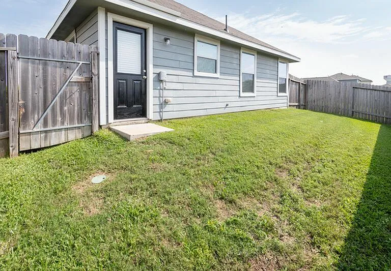 19411 Plantation Maple Dr — Photo 5