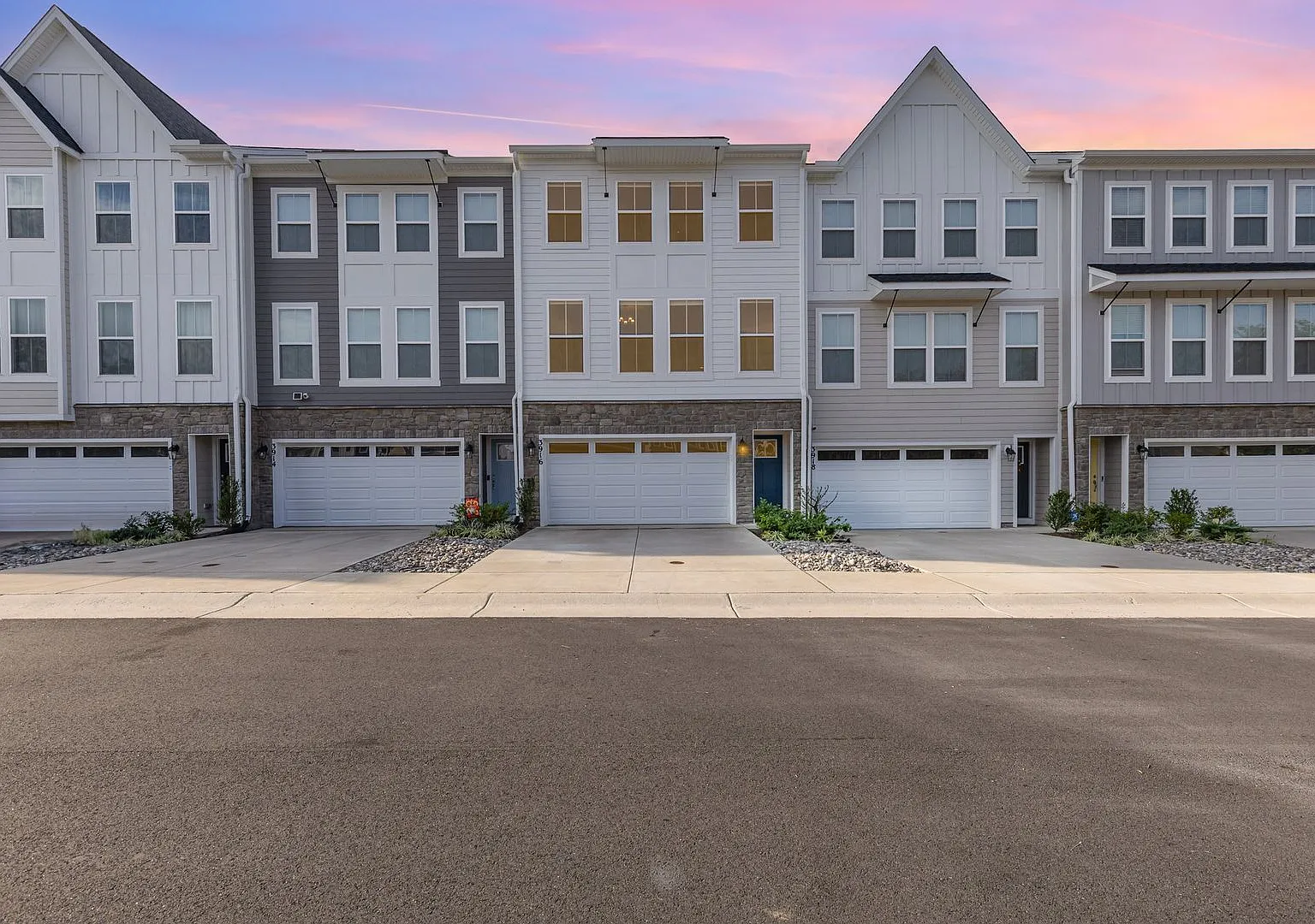 **Coming Soon** $2,850/Month | 4 Bed | 4 Bath | Built In 2023 | Tesla Charger | 2,268 Sf | Availa... — Photo 2