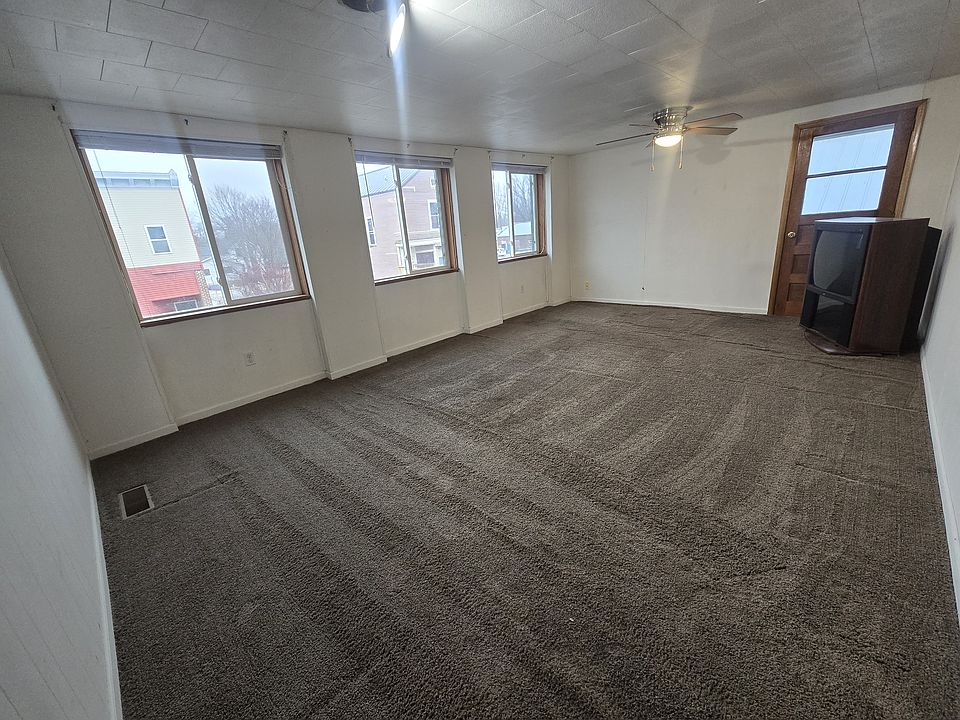 1st image of 305 N Washington St #2