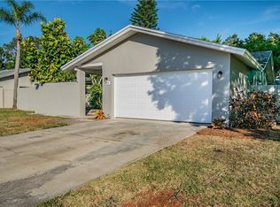 2504 Southpointe Dr, Dunedin, FL 34698
