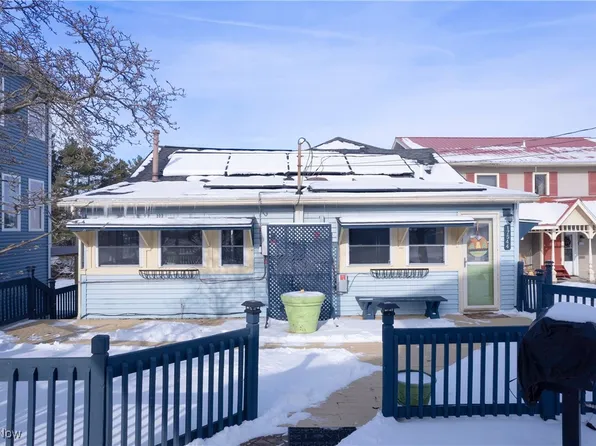 17544 Pine Dr, Lake Milton, OH 44429