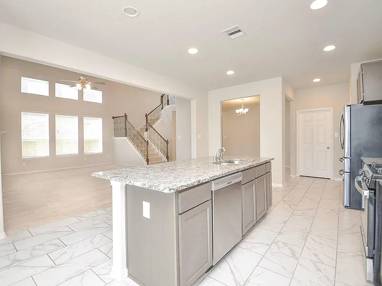 5443 Grand View Dr — Photo 7