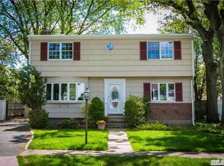 1750 Clinton Ave, Merrick, NY 11566