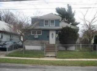 13617 243rd St, Rosedale, NY 11422