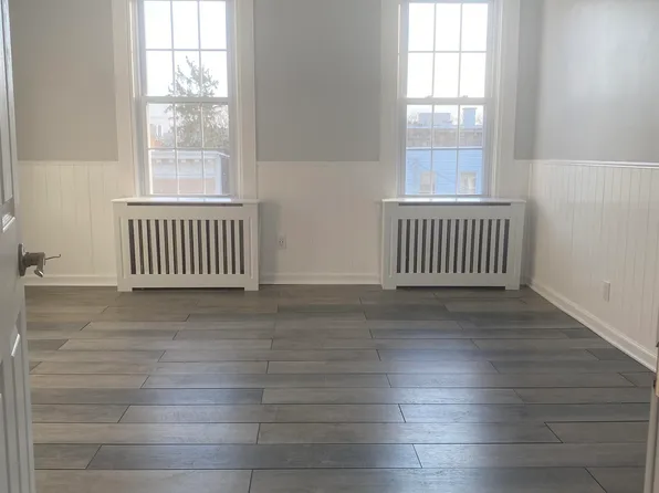 70 Poplar Street image 16 of 19