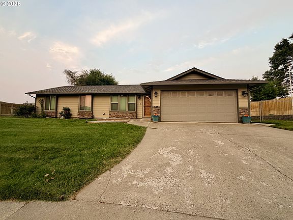 2nd image of 435 SE 9th Ct