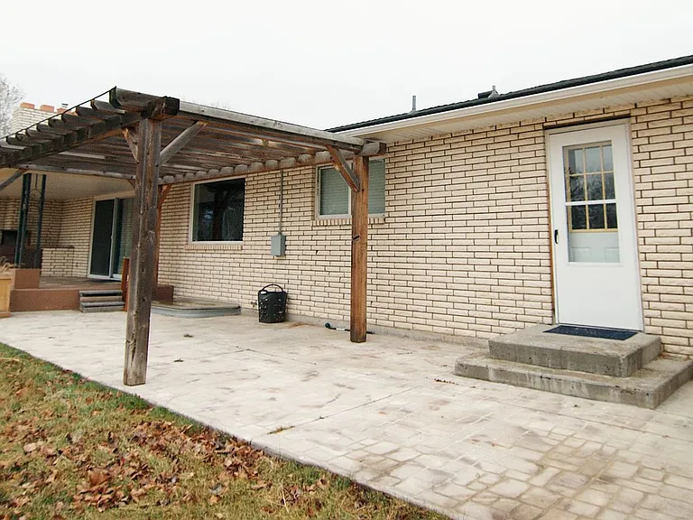 147 N 3900 E — Photo 23