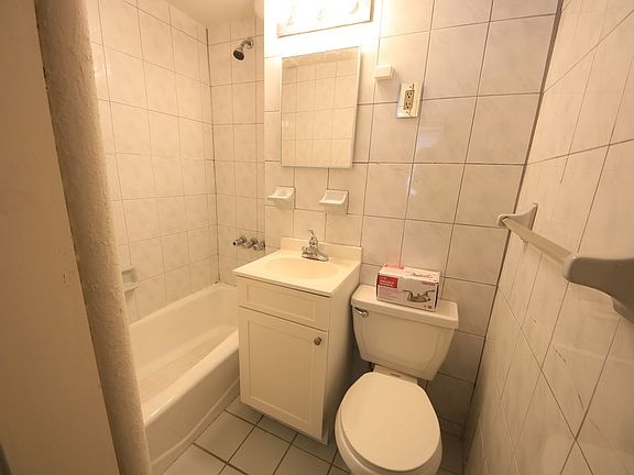 4th image of 11 W 82nd St #1F