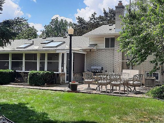 2nd image of 7140 Middlebury Dr