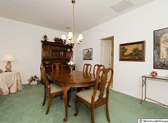 4th image of 9 Sunnyfield Ln
