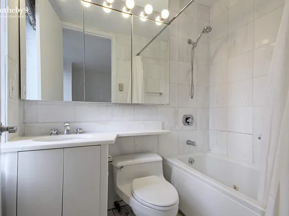 161 West 61st Street image 10 of 23