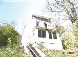 4555 Cresap Ave, Cincinnati, OH 45223