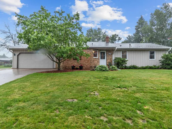 2927 Howard St N, Maplewood, MN 55109