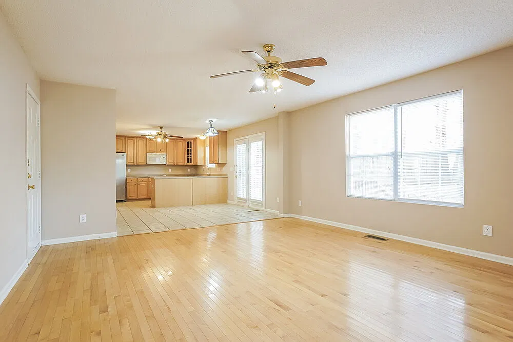 3 bed, 2.5 bath, 2280 sqft, $2,485 — Photo 4