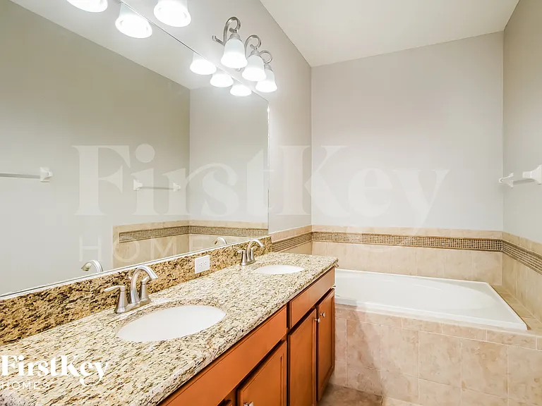3542 Cortland Dr — Photo 9