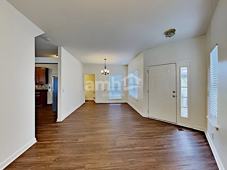 2960 Riverbend Dr — Photo 11