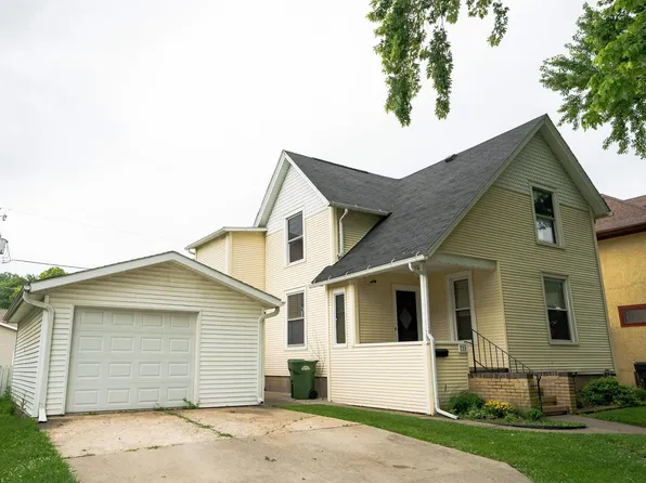 728 Park Pl, Clinton, IA 52732