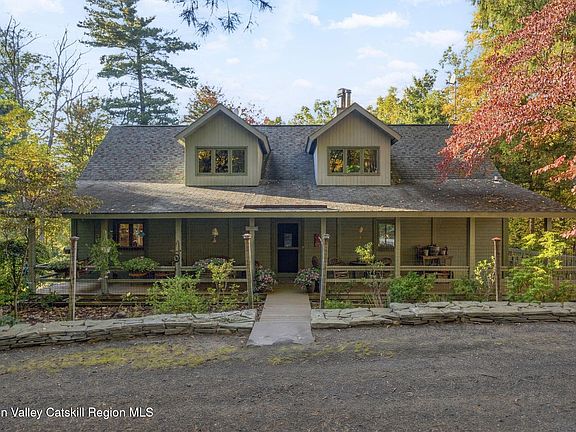 3rd image of 618 Beaverkill Road