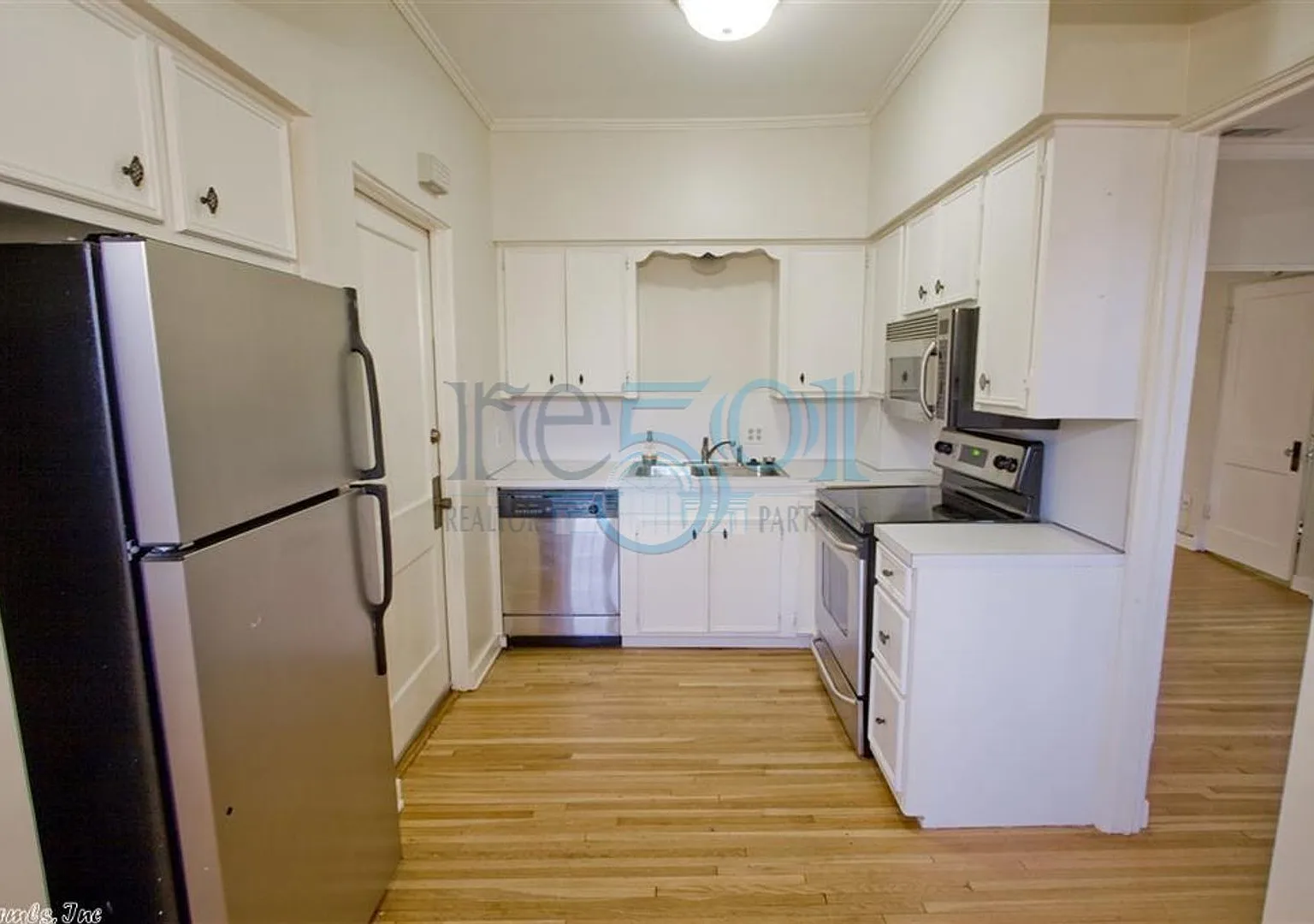 Fairfax Terrace Condos — Photo 2