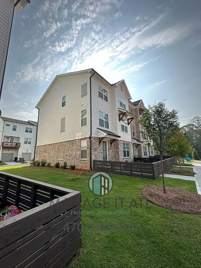 4 bed, 3.5 bath, 2220 sqft, $2,999 — Photo 2