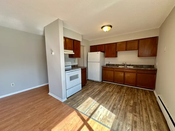 1566 Woodbridge St APT 6, Saint Paul, MN 55117