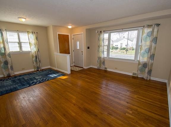 2nd image of 2130 Inglewood Pl