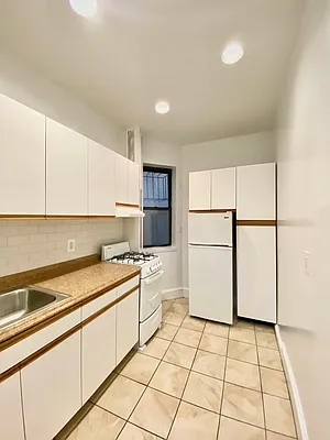 Rented by Waverly Realty Associates | media 24