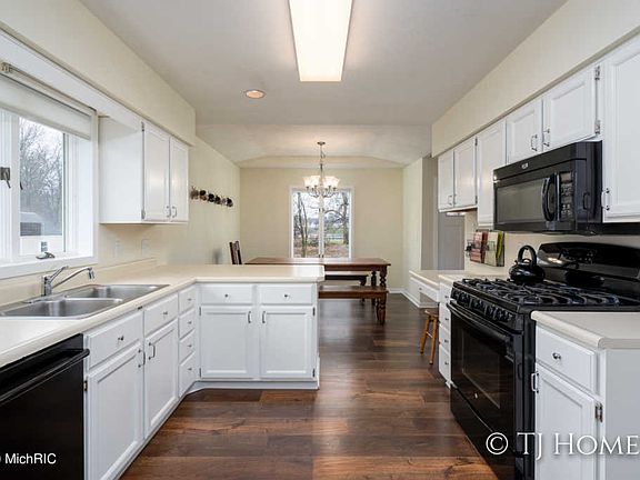 2nd image of 8489 Woodruff Dr SW
