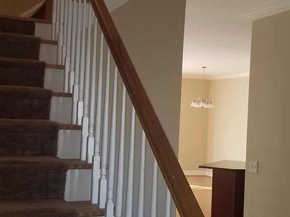 4th image of 405 Pointe Dr #A