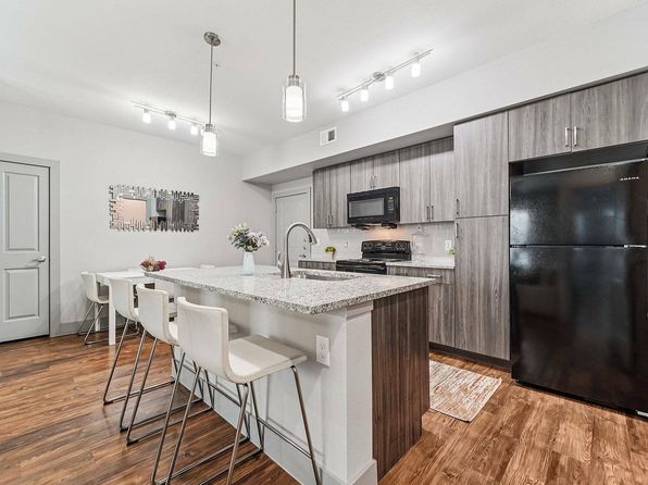 8965 N Broadway St #1-2202