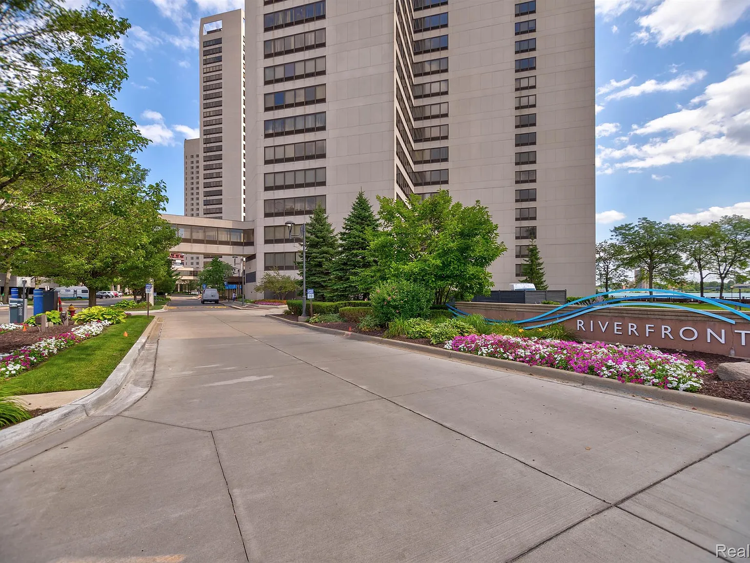 2 bed, 1201 sqft, $2,450 — Photo 3